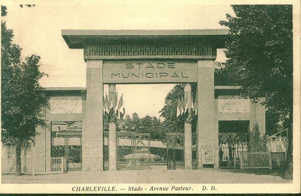 Charleville - Stade - Avenue Pasteur  D.D.
