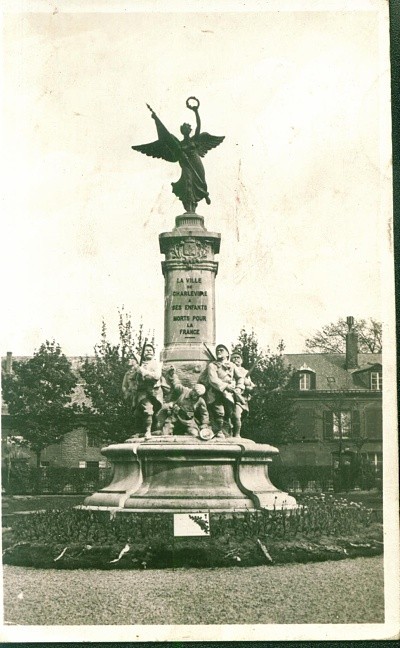 Charleville - Monument aux Morts